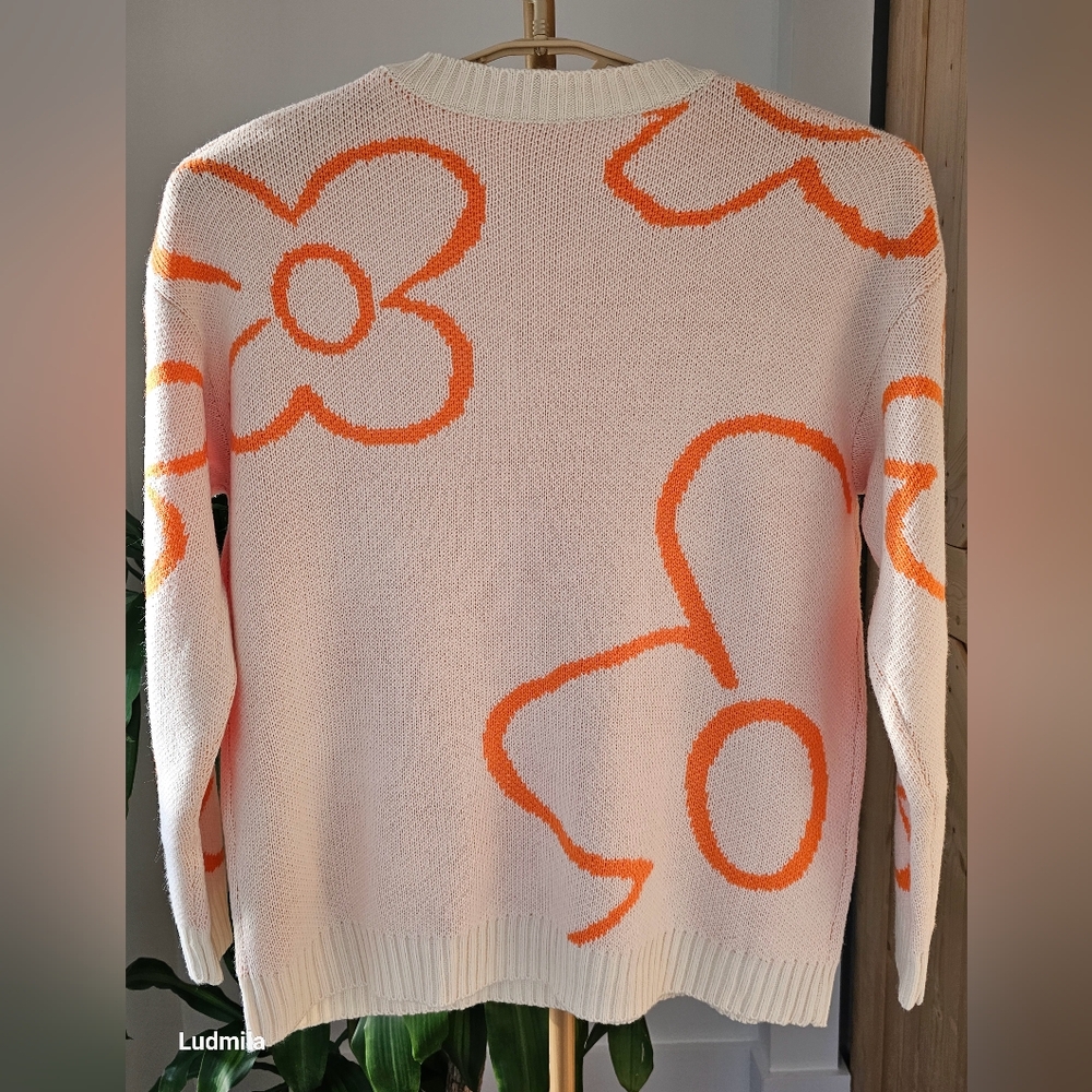 Unbranded women's size XL peach‎ knit sweater with orange flowers - Picture 5 of 6